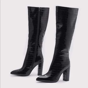 Knee high snake black boots